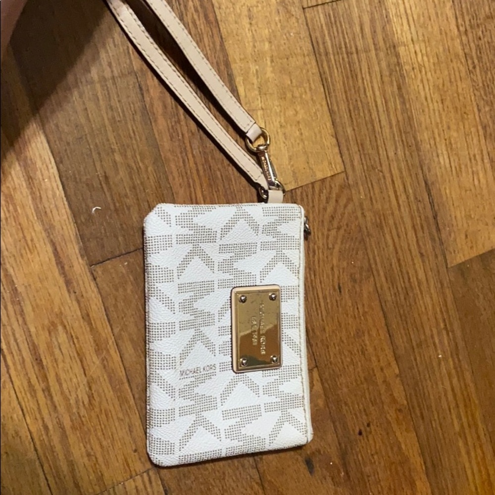 Michael Kors wristlet